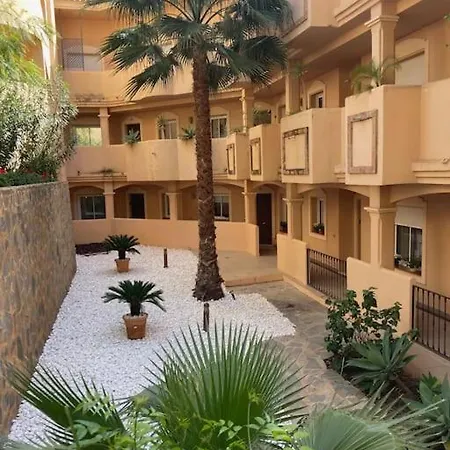 5* Serviced شقة